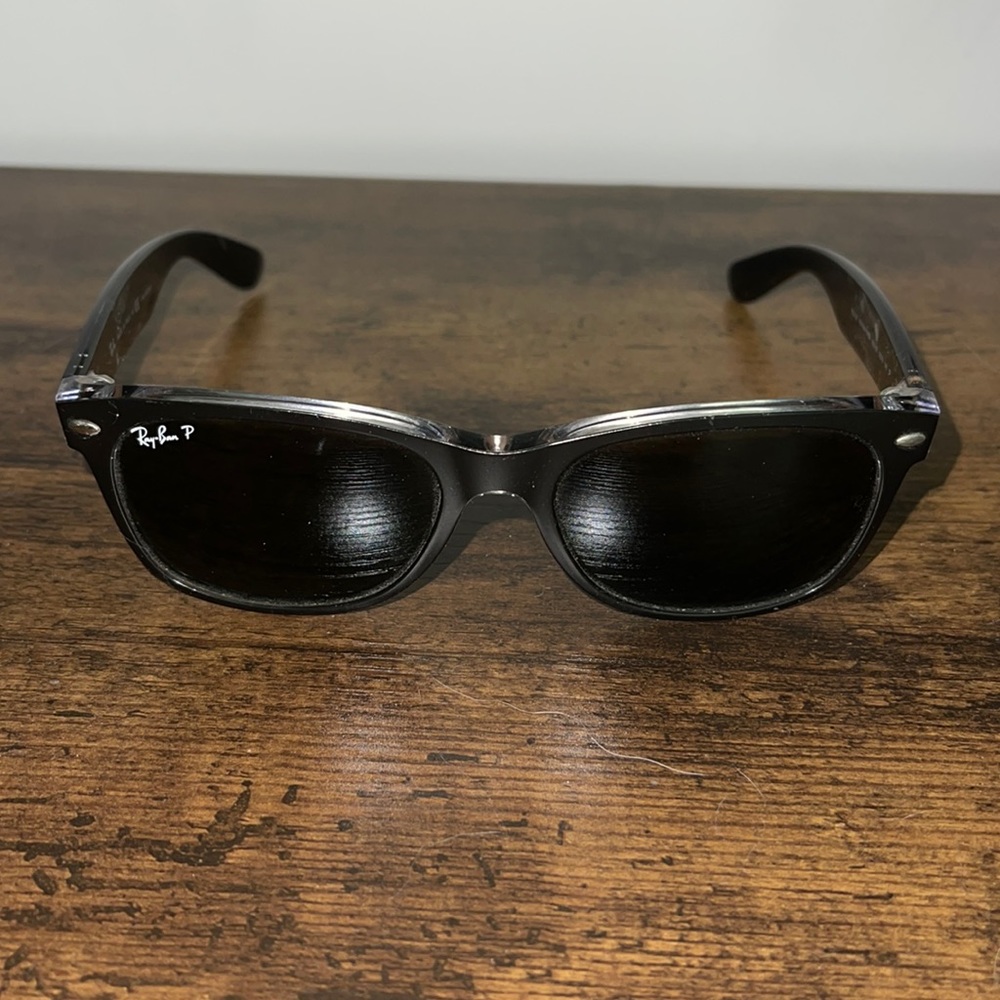 Ray-Ban Black New Wayfarer Sunglasses with case